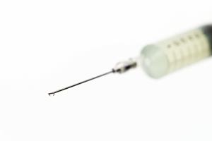 最新設備を使った安心、安全なインプラント治療